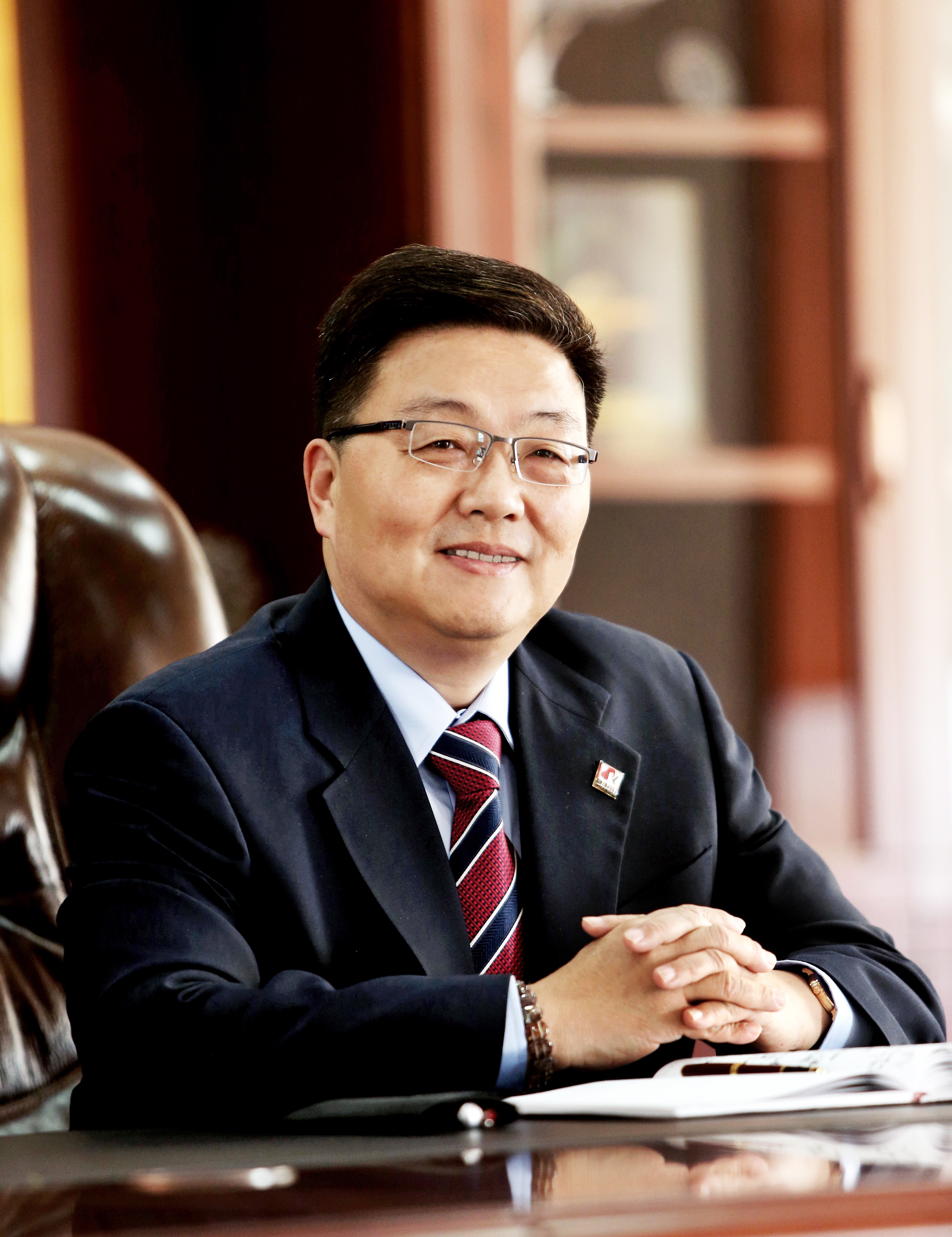 肖伟.jpeg 肖伟.jpeg