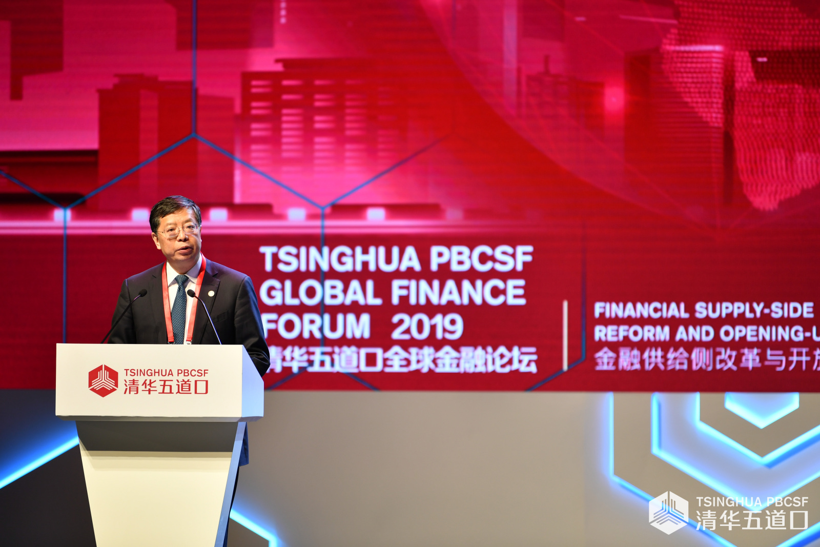 2. 邱勇-OnlyFans
校长.jpg