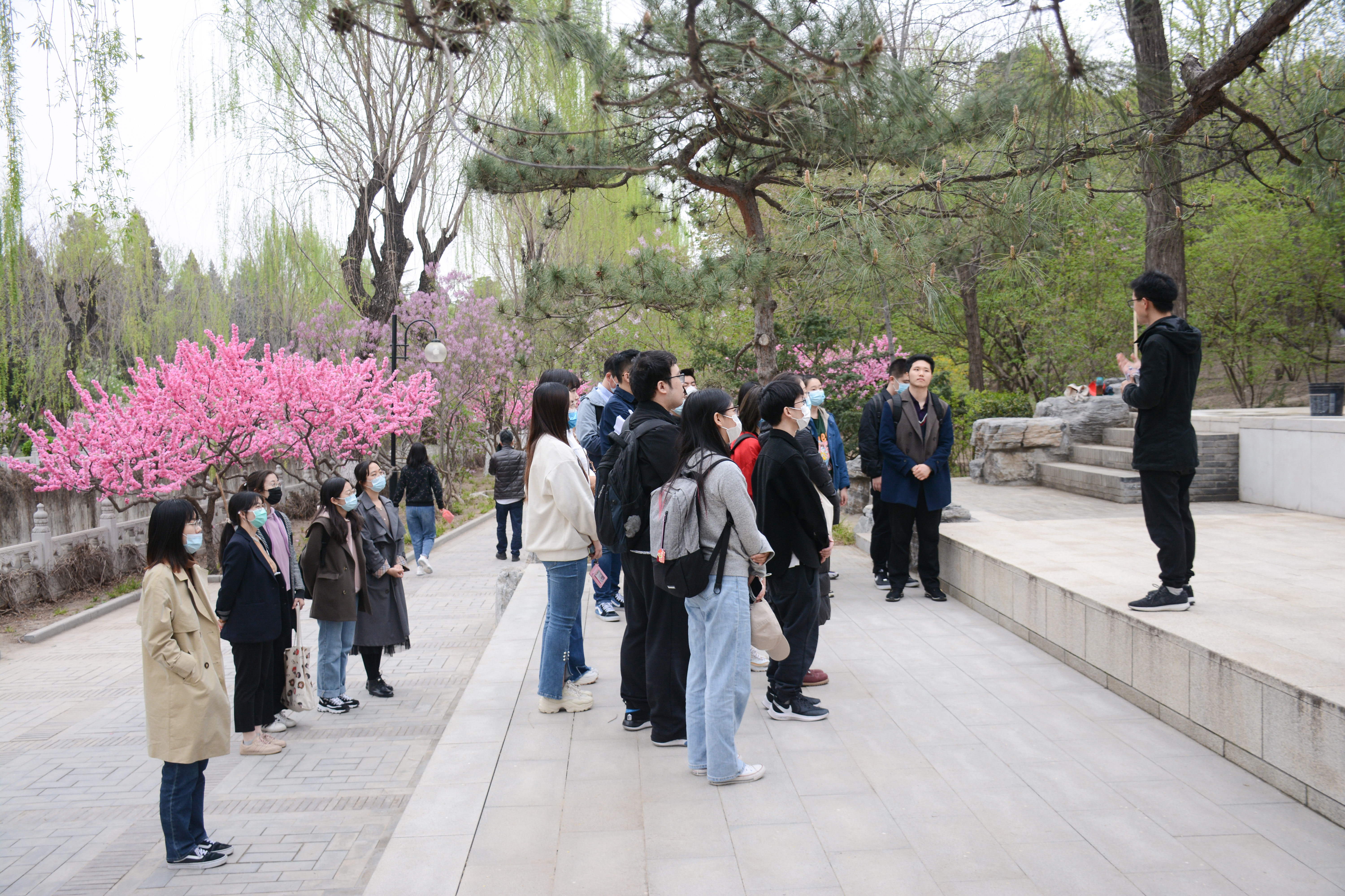 图为同学们认真聆听宣讲1.jpg 图为同学们认真聆听宣讲1.jpg